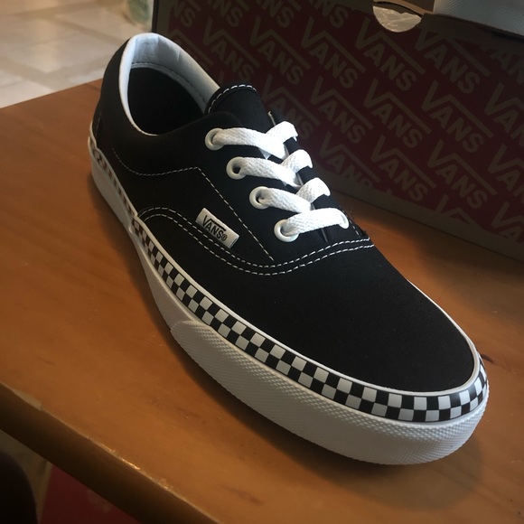 vans era checkerboard foxing black skate shoes